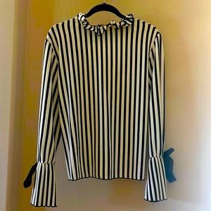 Beautiful striped elegant top. Bought in New York and never worn.